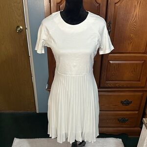 Elegant White Pleated Dress
